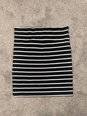 Forever 21 Black and White Striped Pencil Skirt